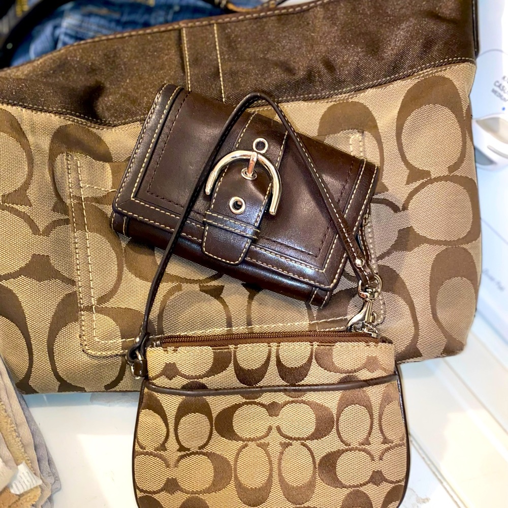 3-piece’s !!! Authentic Coach purse, Authentic Genuine leather wallet & wristlet